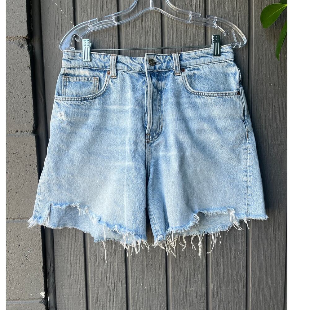 Reformation Wilder High Rise Relaxed Denim Shorts 28 Raw Hem Light Wash - Picture 3 of 7